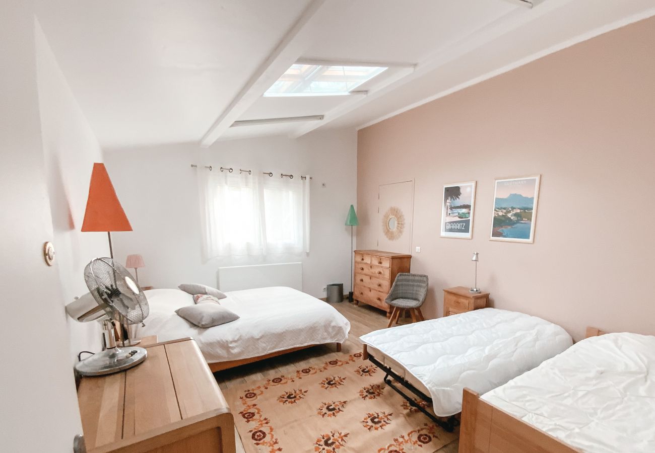 Appartement à Biarritz - OSABA- Superbe T3 Proche Plage & Terrasse🌊