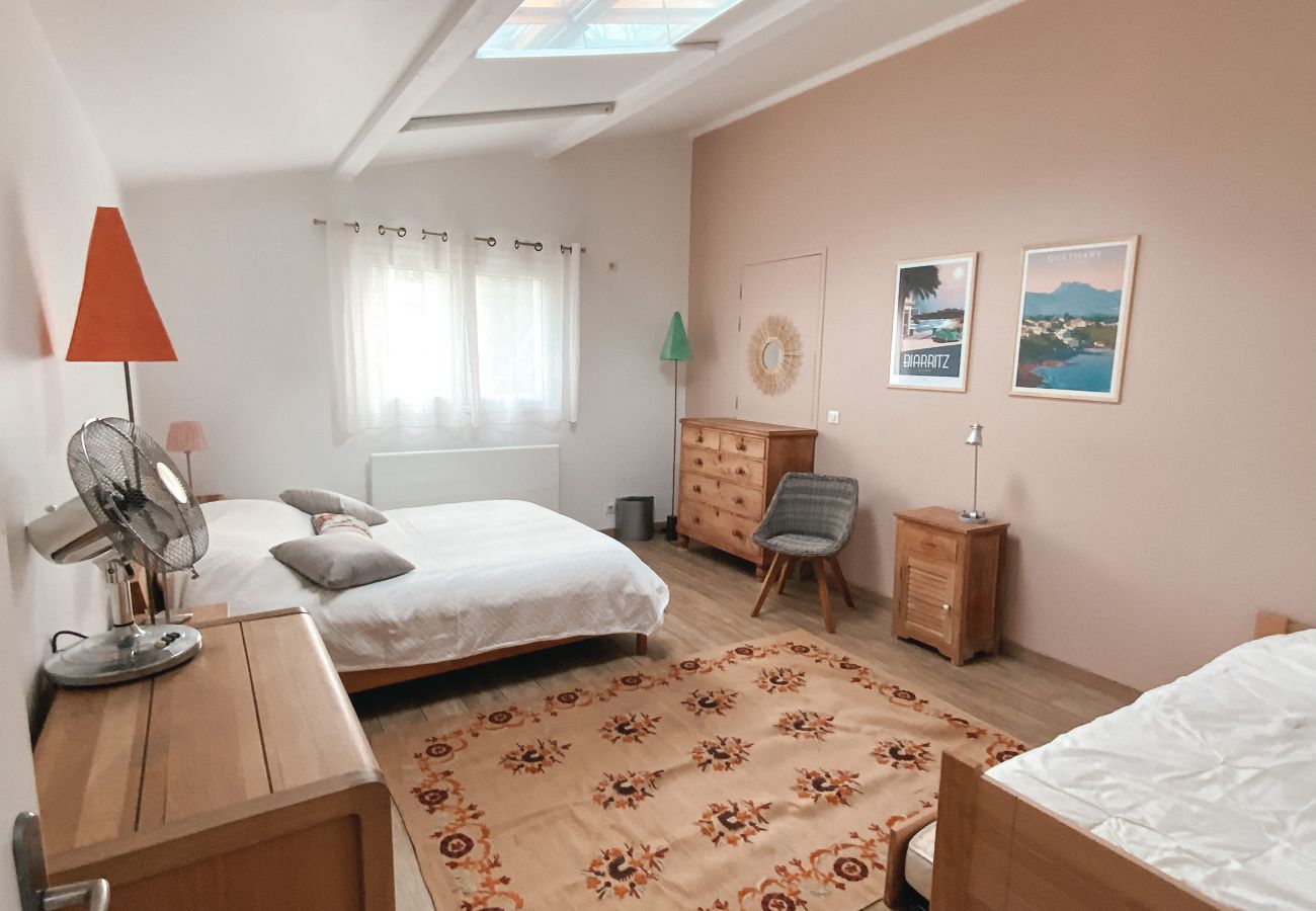 Appartement à Biarritz - OSABA- Superbe T3 Proche Plage & Terrasse🌊