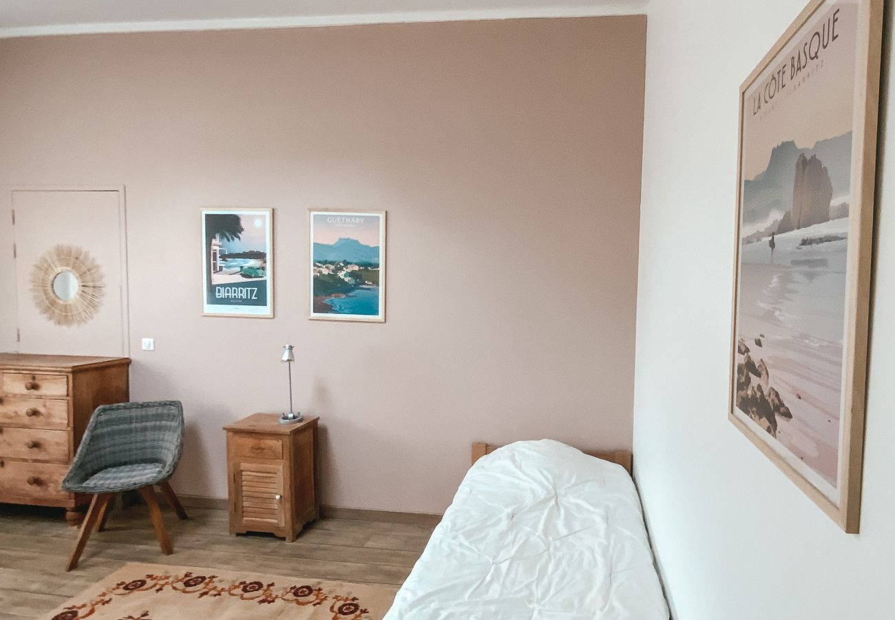 Appartement à Biarritz - OSABA- Superbe T3 Proche Plage & Terrasse🌊
